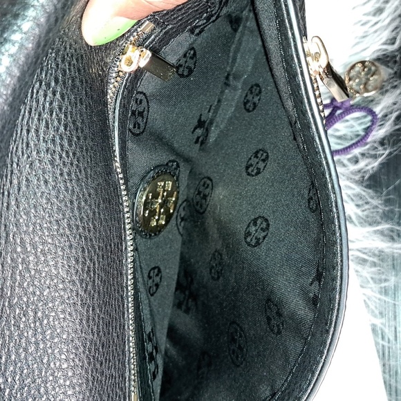 Tory Burch Britten Convertible Crossbody/Clutch  Like New - Picture 9 of 15